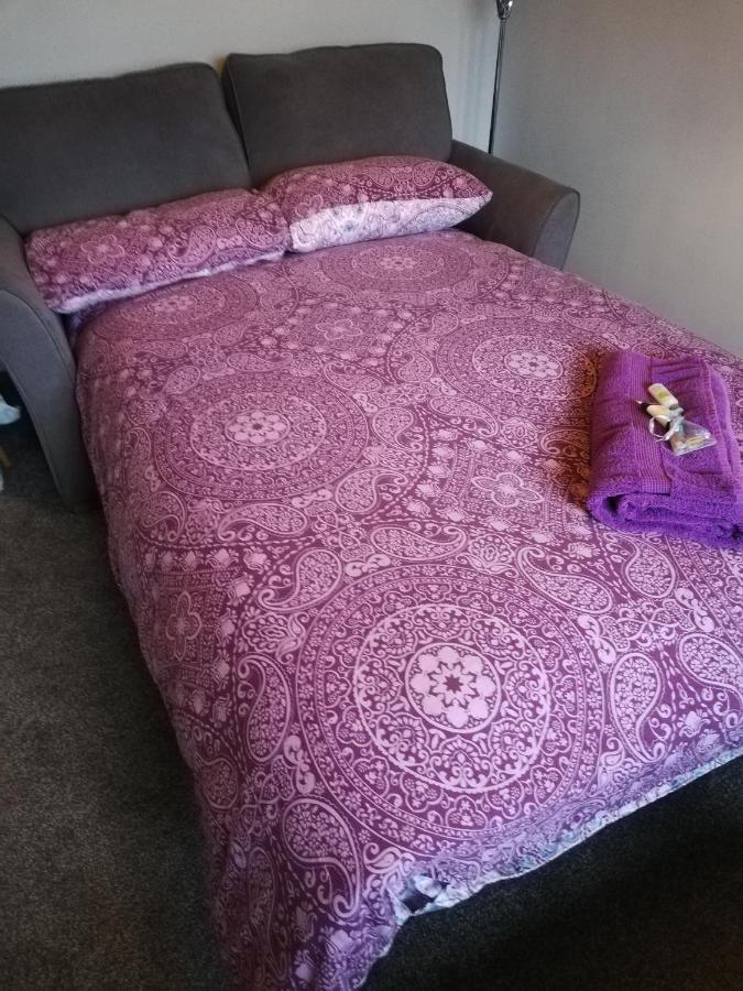 Little Cosy Cwtsh Hotel Pontyclun Eksteriør billede